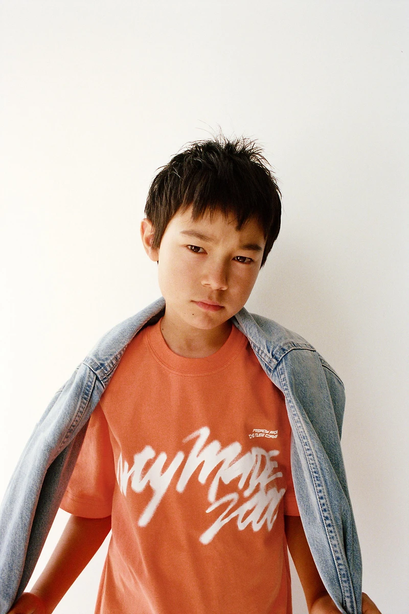 T-SHIRT À IMPRIMÉ GRAFFITI