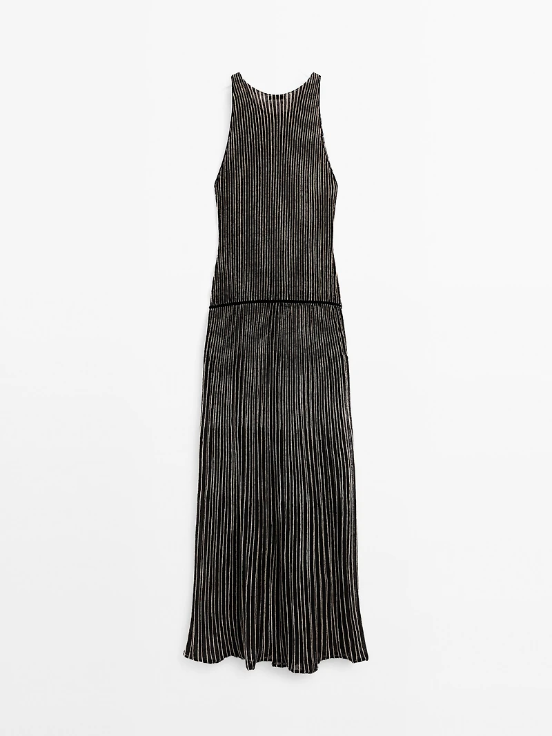 Long pleated knit dress