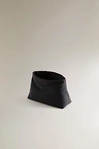 TECHNICAL FABRIC TOILETRY BAG