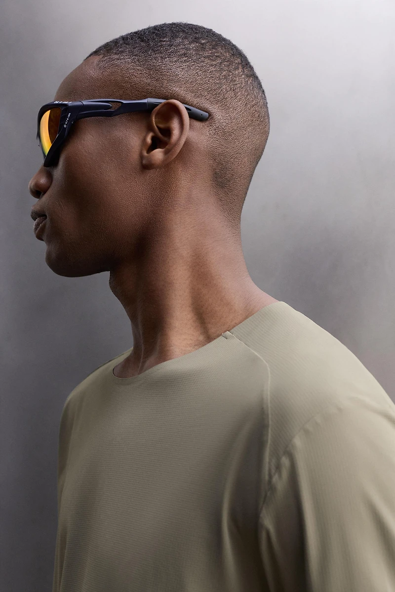 T-SHIRT TECHNIQUE PERFORÉ