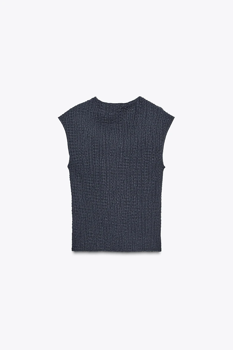 TEXTURED TOP