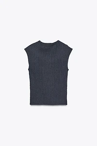 TEXTURED TOP
