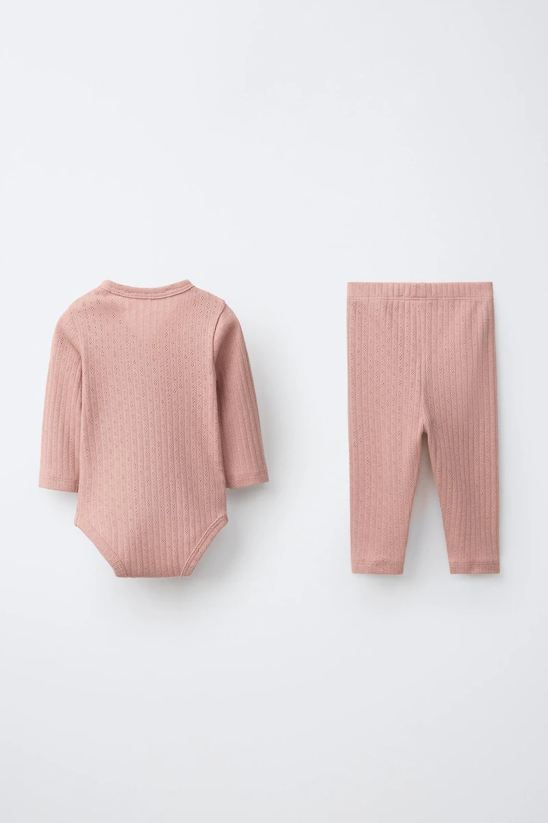 ENSEMBLE BODY CROISÉ ET LEGGING EN MAILLE POINTELLE