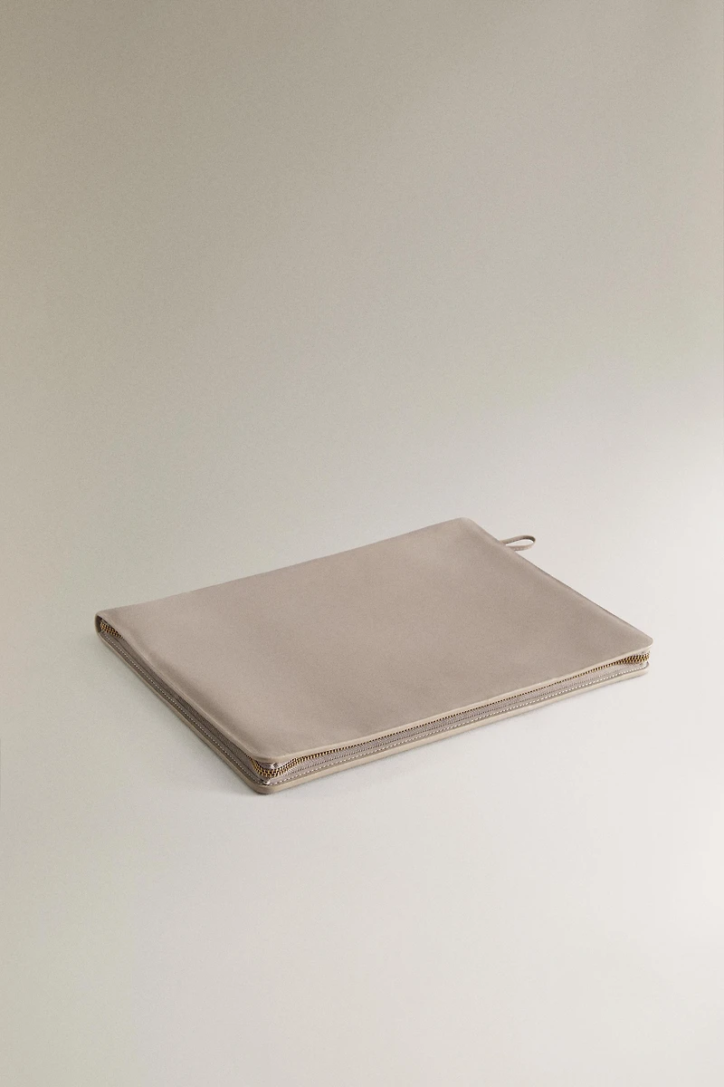 LEATHER CASE