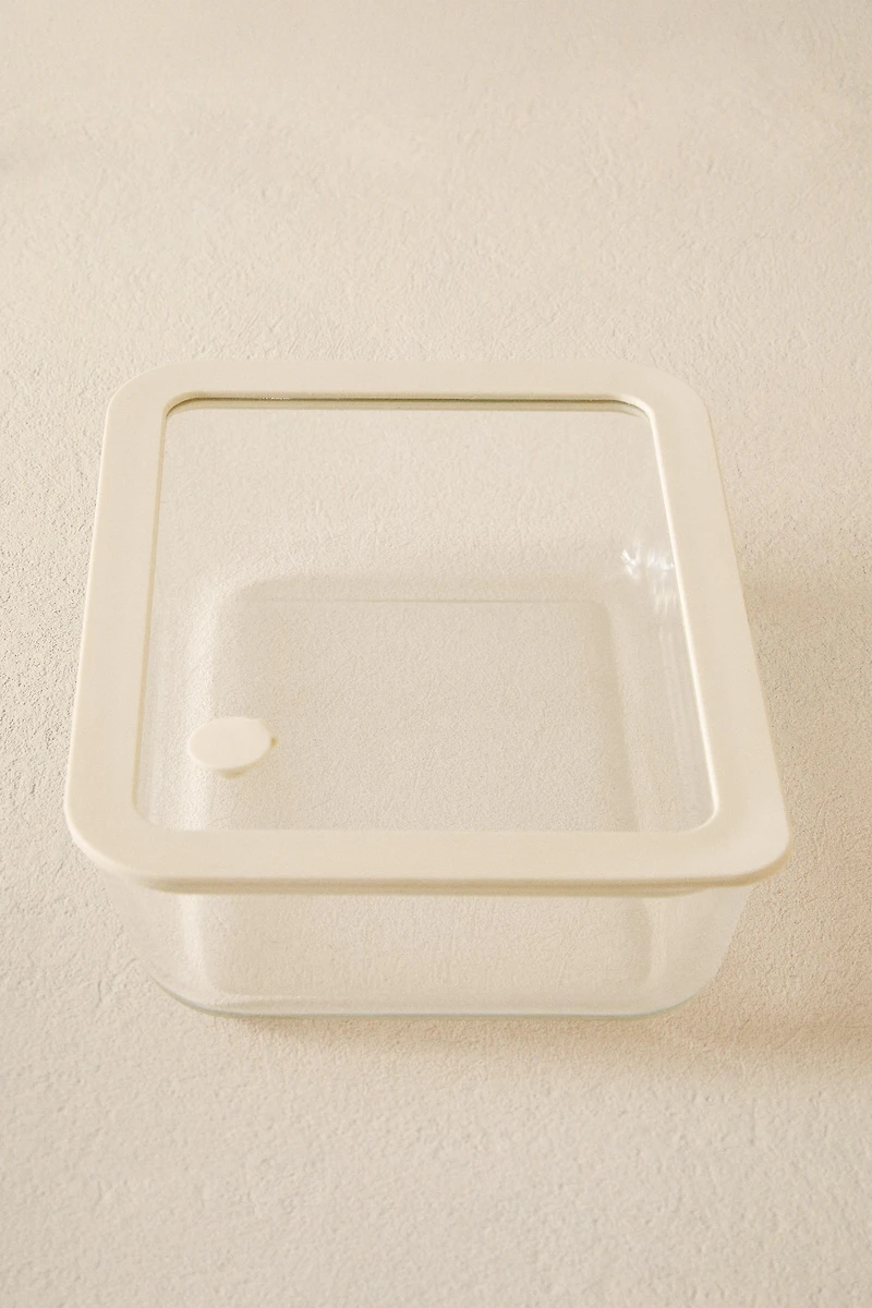47.34 oz AIRTIGHT FOOD CONTAINER