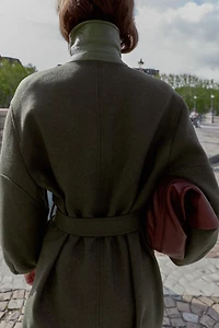 WOOL COAT WITH PUFF SLEEVES AND CONTRAST COLLAR