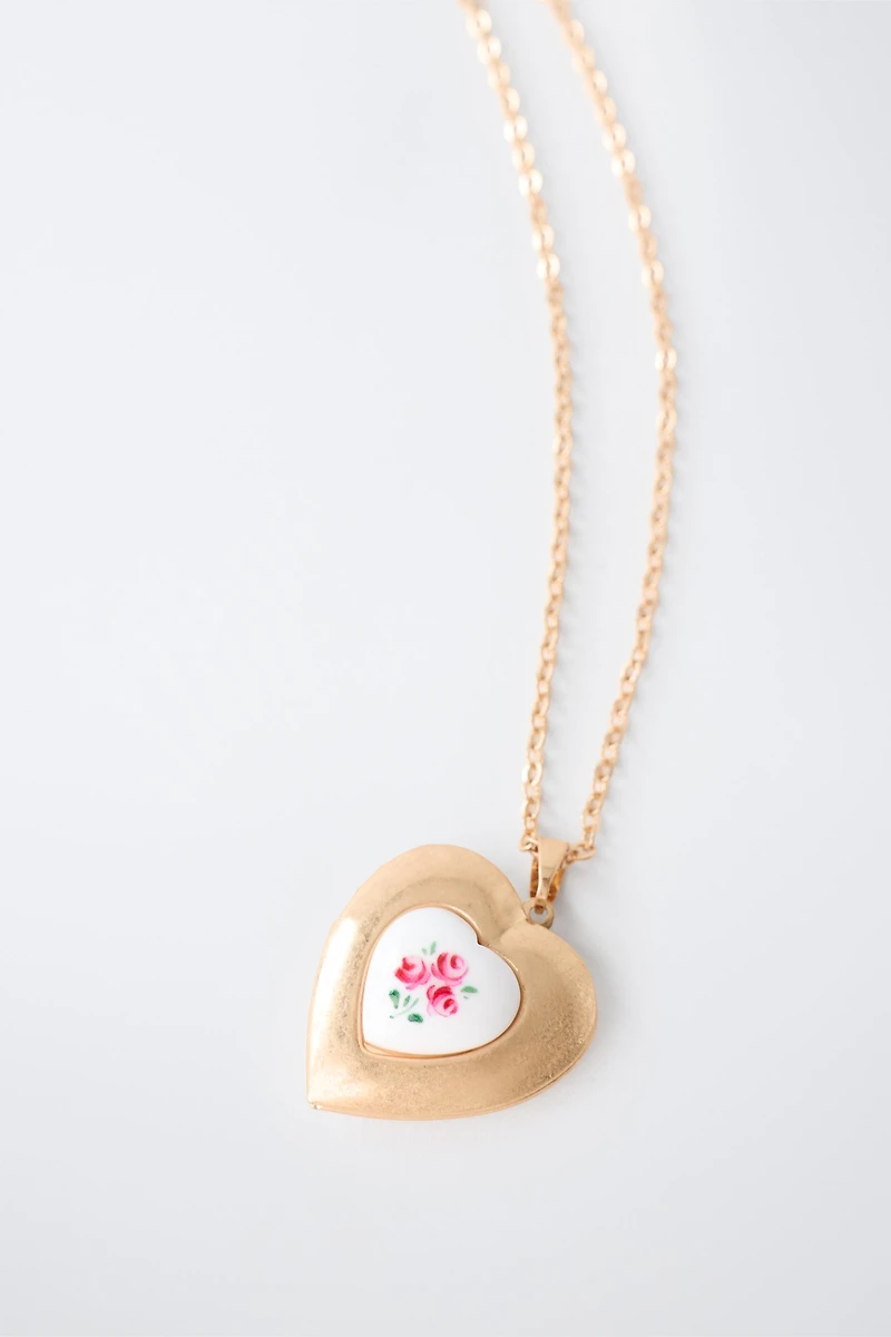 HEART PENDANT NECKLACE