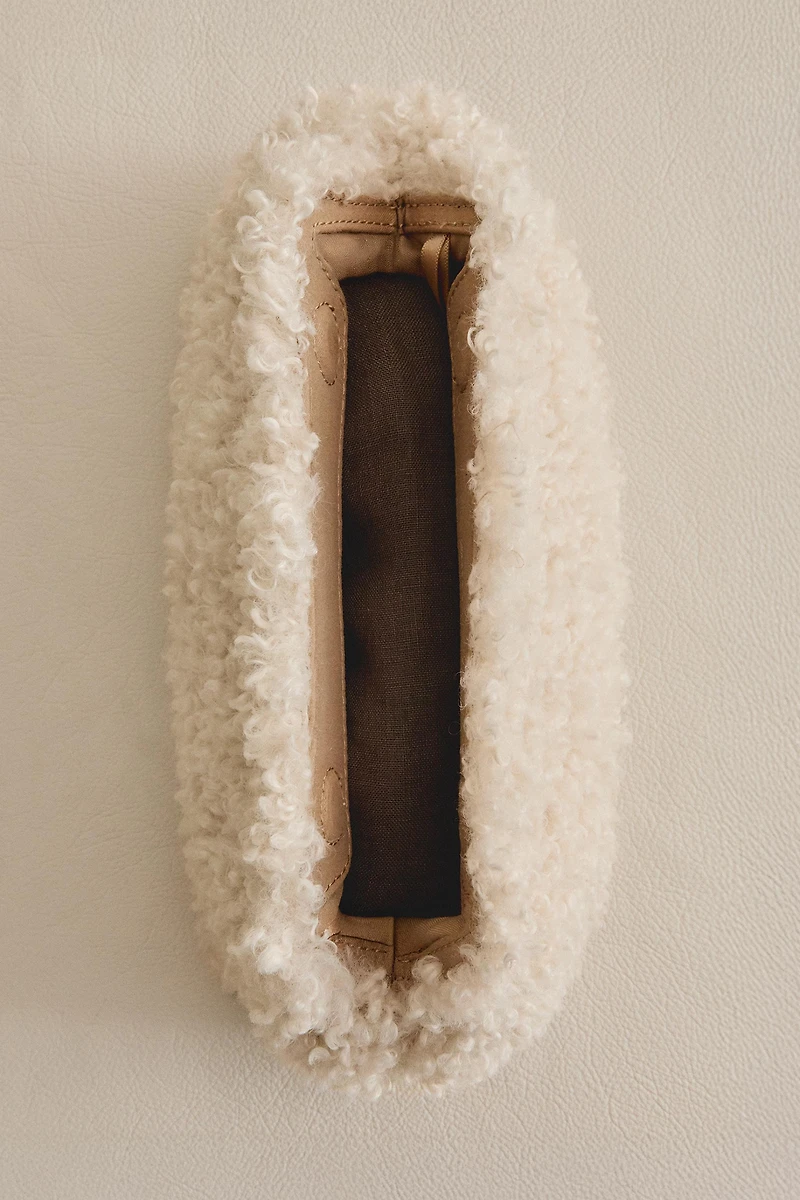 FAUX FUR MAKEUP BAG
