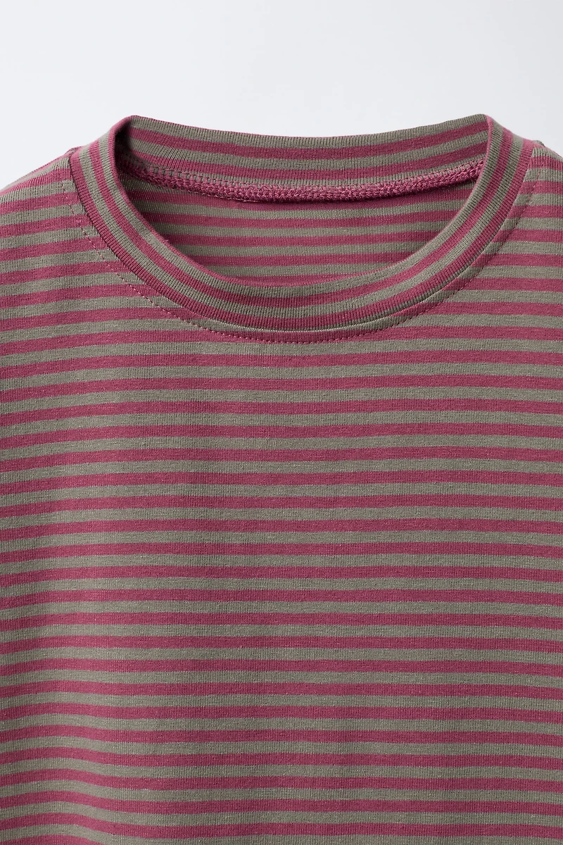 T-SHIRT IMPRIMÉ À RAYURES