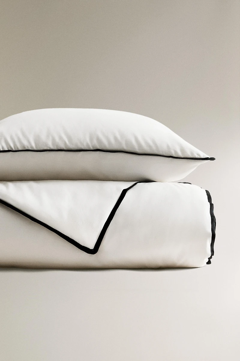 QUILTED DOTTED SATEEN QUILT