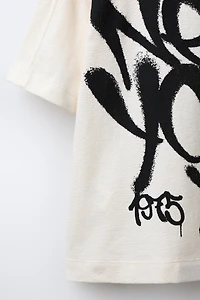 T-SHIRT TEXTURÉ GRAFFITI