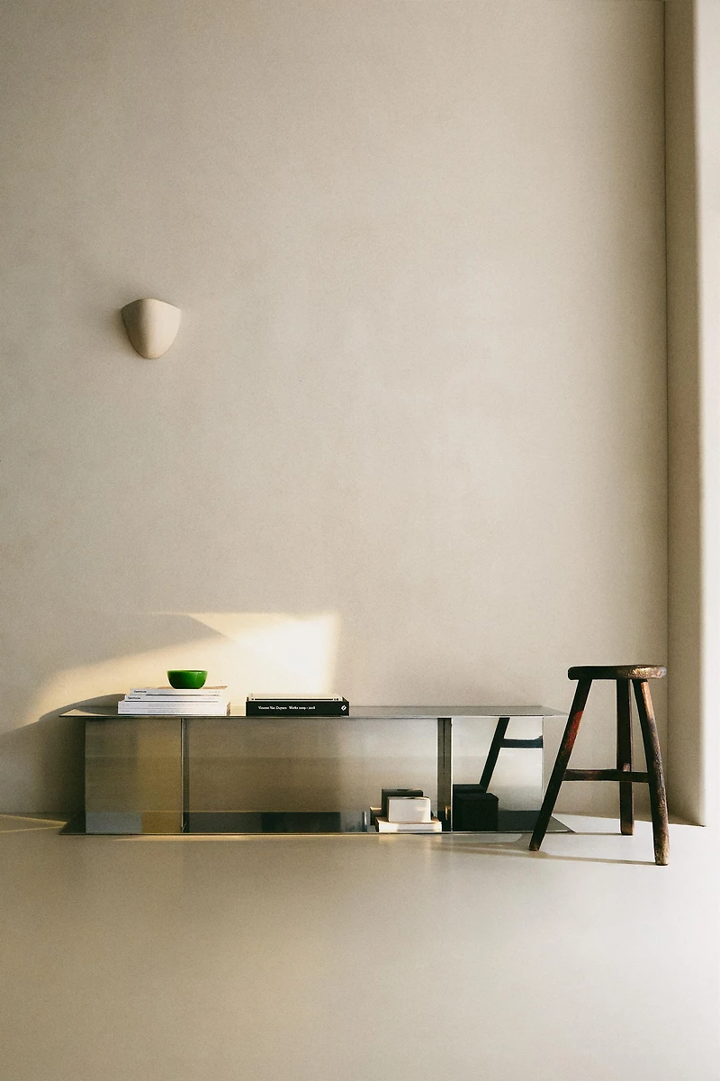 COFFEE TABLE 02
