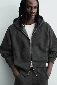 CROPPED FIT HOODIE
