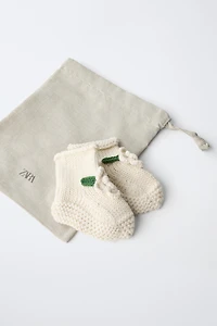 CHAUSSONS BRODÉS
