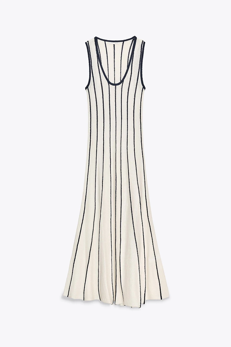 ROBE EN MAILLE COUPÉE MIDI