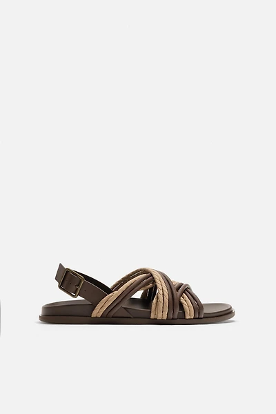 CONTRASTING STRAP SANDALS