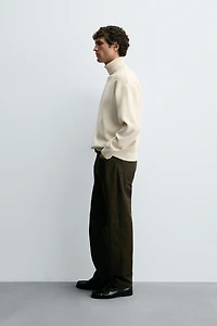 PULL DOUX À COL MONTANT