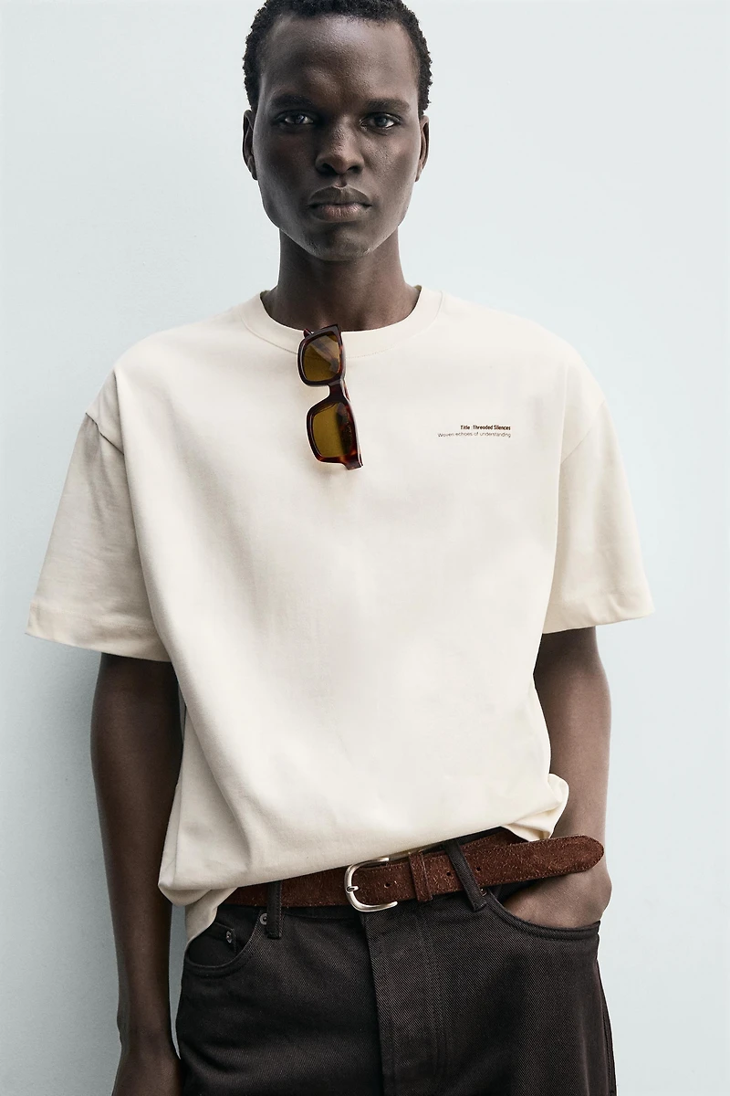CONTRAST PRINT PATCH T-SHIRT