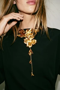 COLLIER DOUBLE MÉTALLIQUE FLEURS