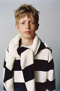 BASIC KNIT SWEATER