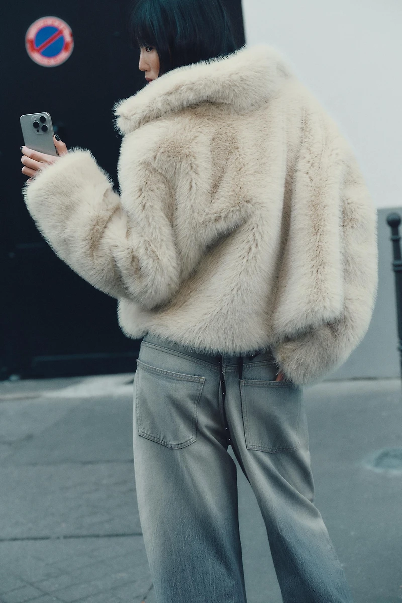 SHORT FAUX FUR COAT