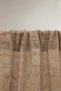 FLORAL CURTAIN WITH MEDIUM FILTRATION