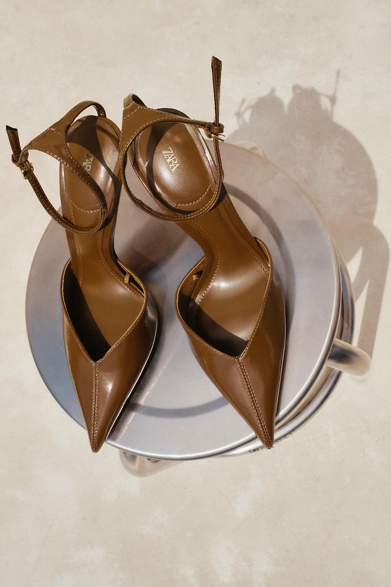 CHAUSSURES À TALONS EFFET VERNI