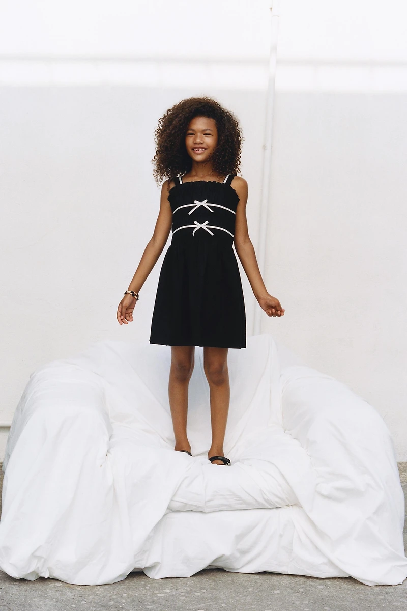 CONTRAST PIPING BOW DRESS