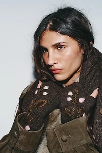 FLORAL EMBROIDERED KNIT MITTENS