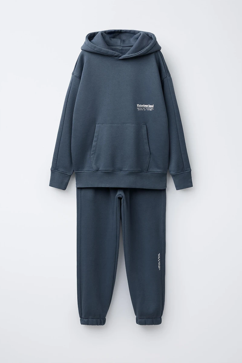 HOODIE SWEATSHIRT AND JOGGER PANTS SET