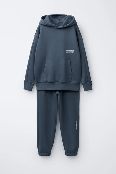 HOODIE SWEATSHIRT AND JOGGER PANTS SET