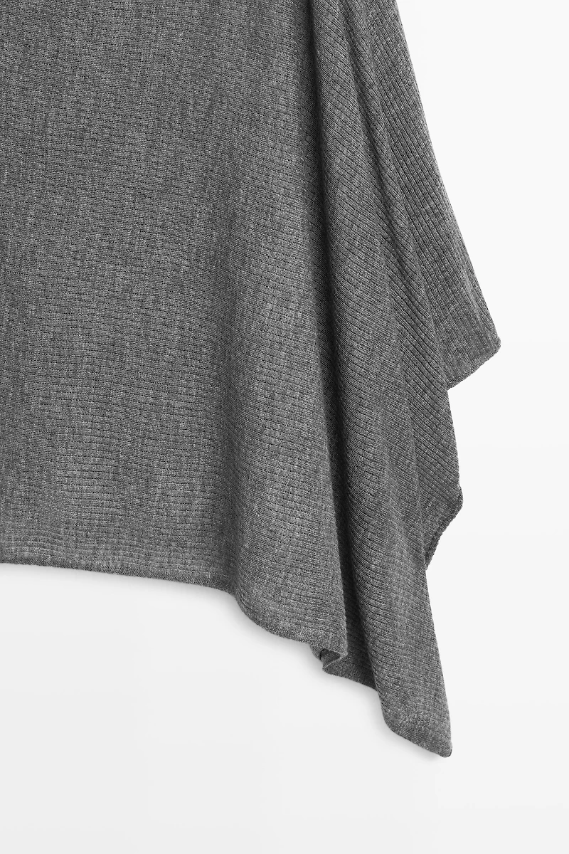 Fine knit cape