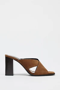 SANDALES À TALONS LARGES EN DAIM