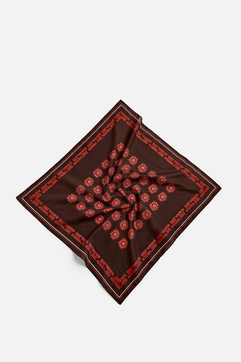 GRAPHIC PRINT BANDANA