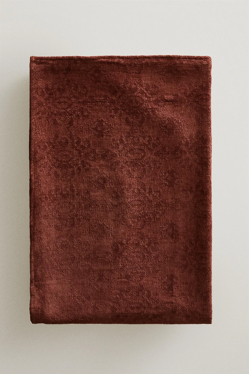 COUVERTURE CHENILLE JACQUARD