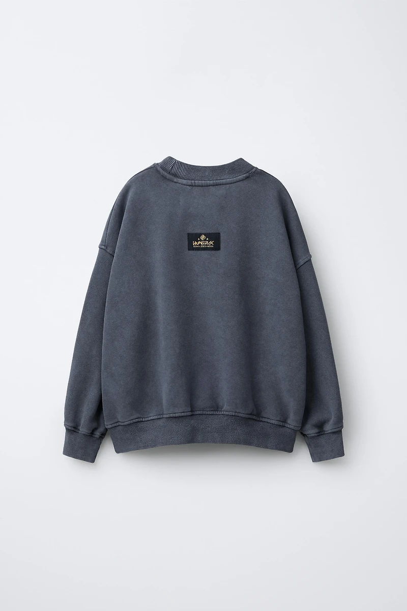 WASHED EFFECT SWEATSHIRT KPOP DEMON HUNTERS™ NETFLIX ©