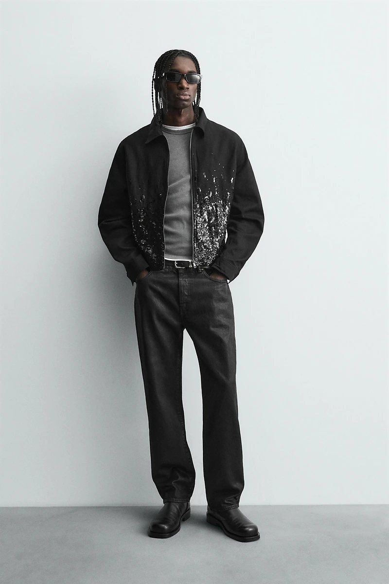 VESTE COURTE À PAILLETTES