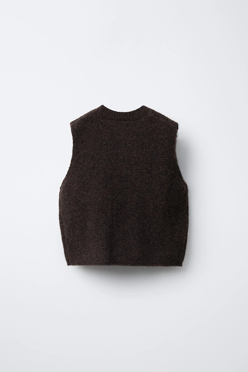 KNIT VEST