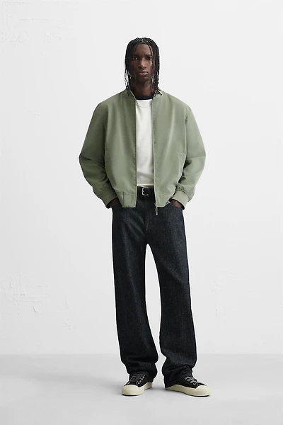 LIGHTWEIGHT BOMBER JACKET