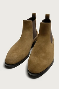 LEATHER CHELSEA BOOTS