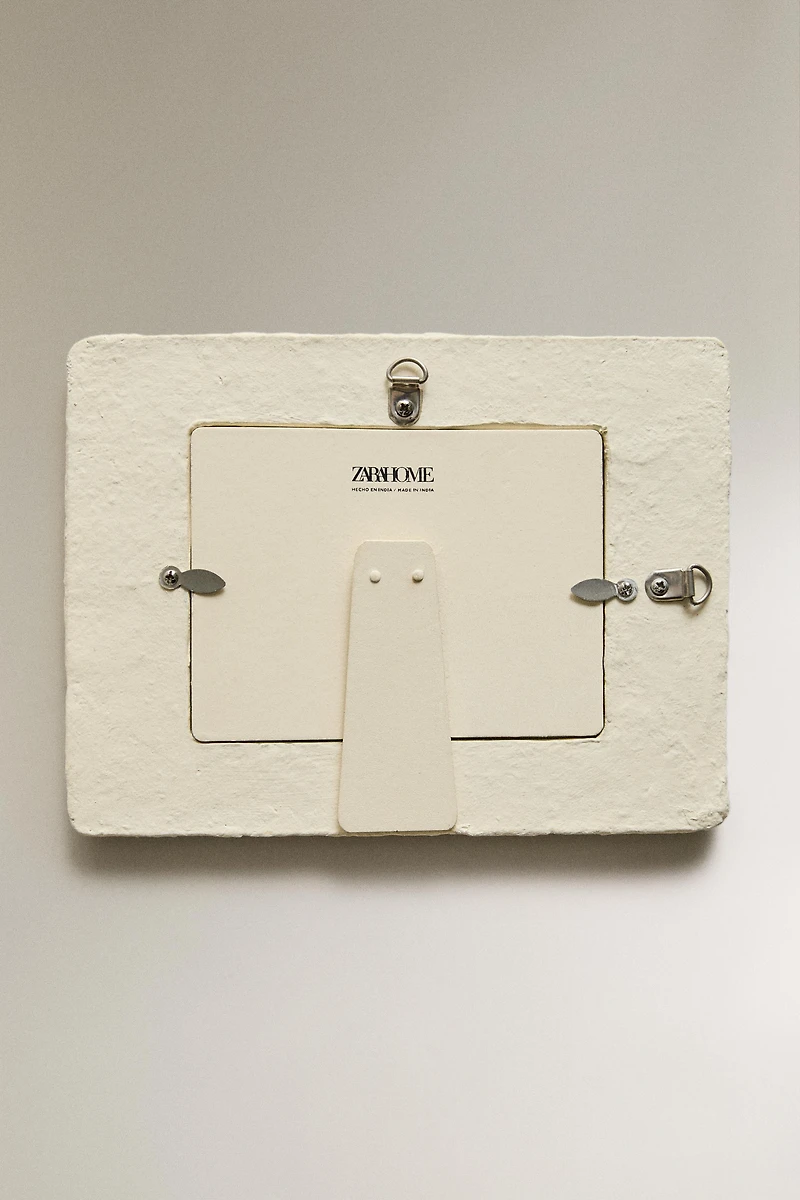 PAPER PICTURE FRAME