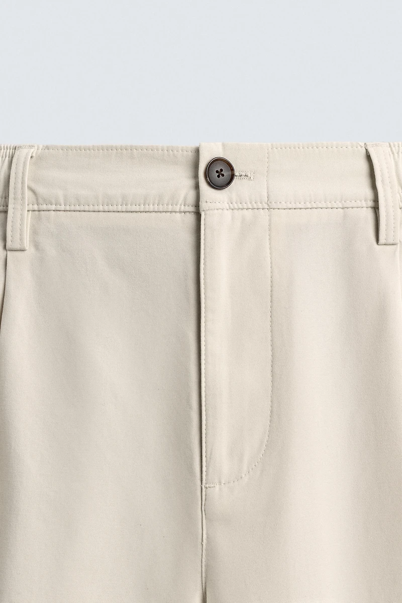 PLEATED STRAIGHT FIT PANTS