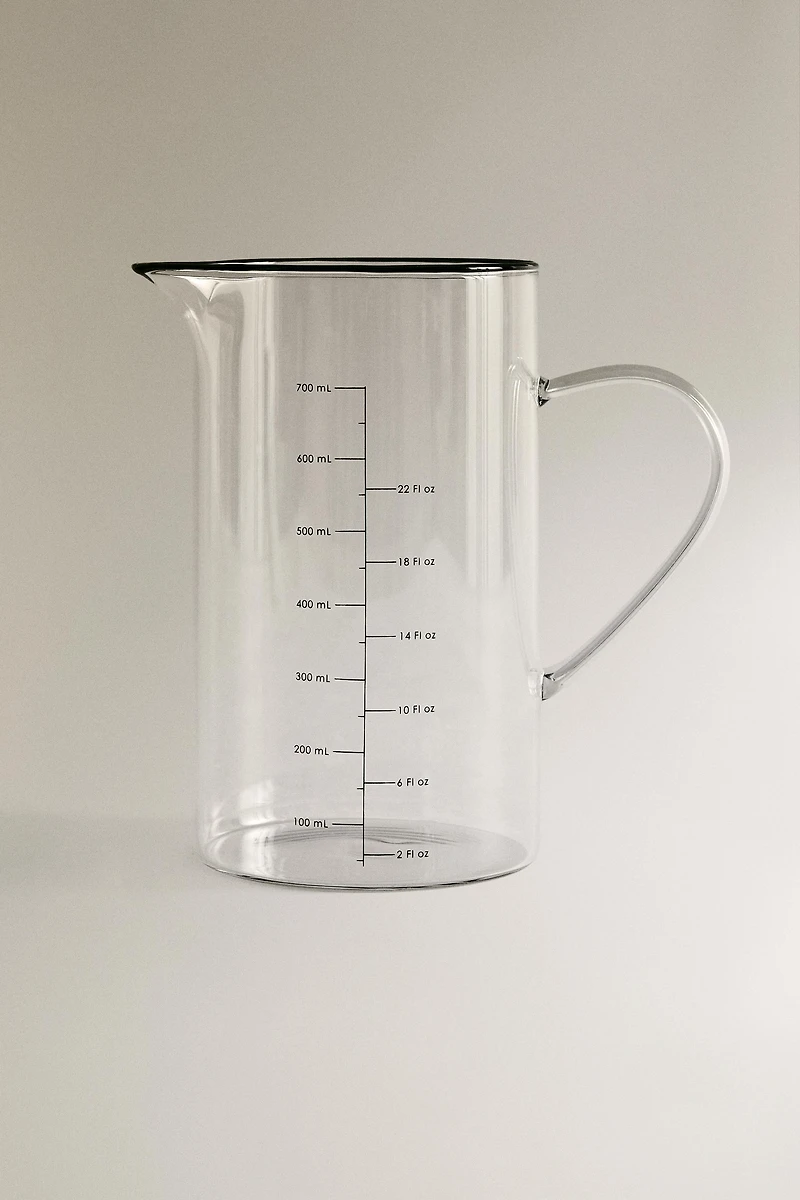 BOROSILICATE GLASS MEASURING PITCHER