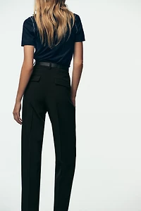 BELTED PLEATED PANTS