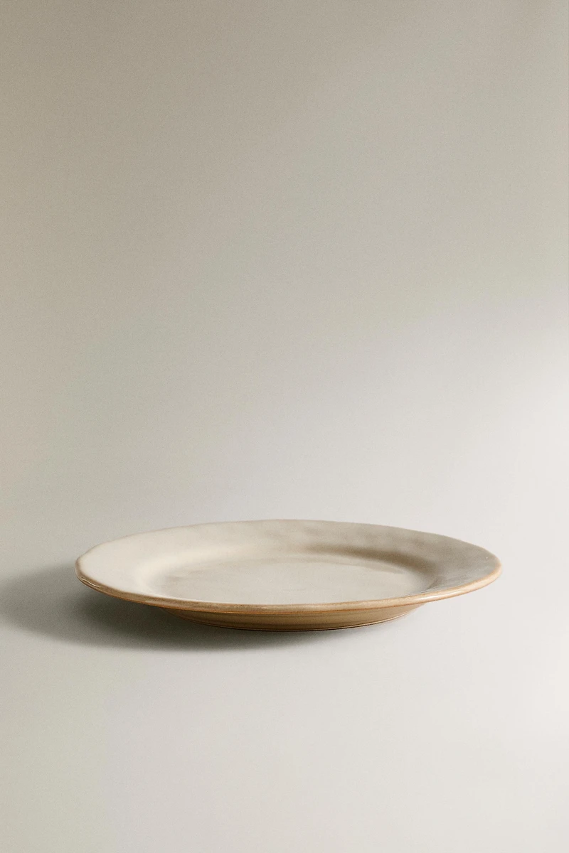 STONEWARE DESSERT PLATE WITH IRREGULAR RIM