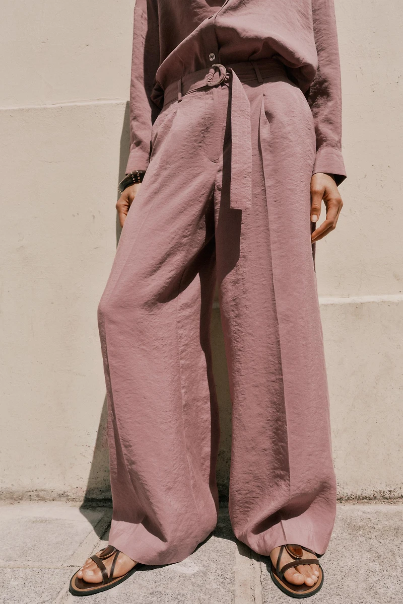 FLOWY WIDE LEG BELTED PANTS