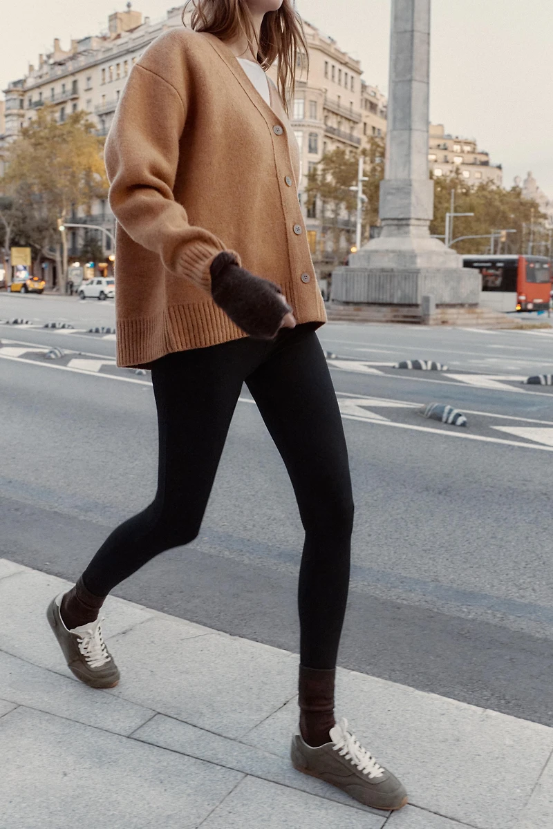 HIGH-WAISTED SLIM PANTS WITH ZIPPER HEM