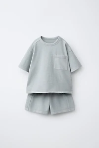 ENSEMBLE JOGGING T-SHIRT ET BERMUDA UNI