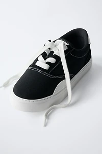 SKATER SNEAKERS