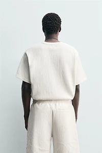 T-SHIRT STRUCTURÉ RELAXED FIT